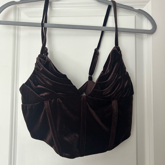 Cropped Going out Top - Picture 1 of 3